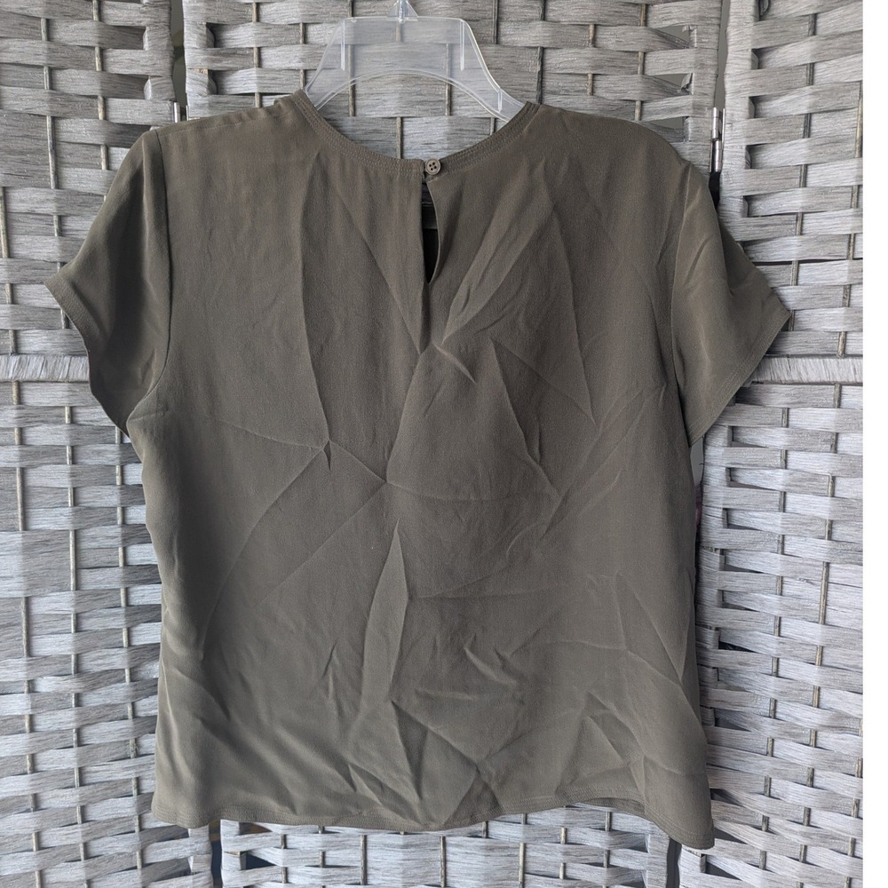 Simple Silk Blouse Top Short Sleeve Olive Green Keyhole Back Sz 10 Minimalist - Picture 3 of 6